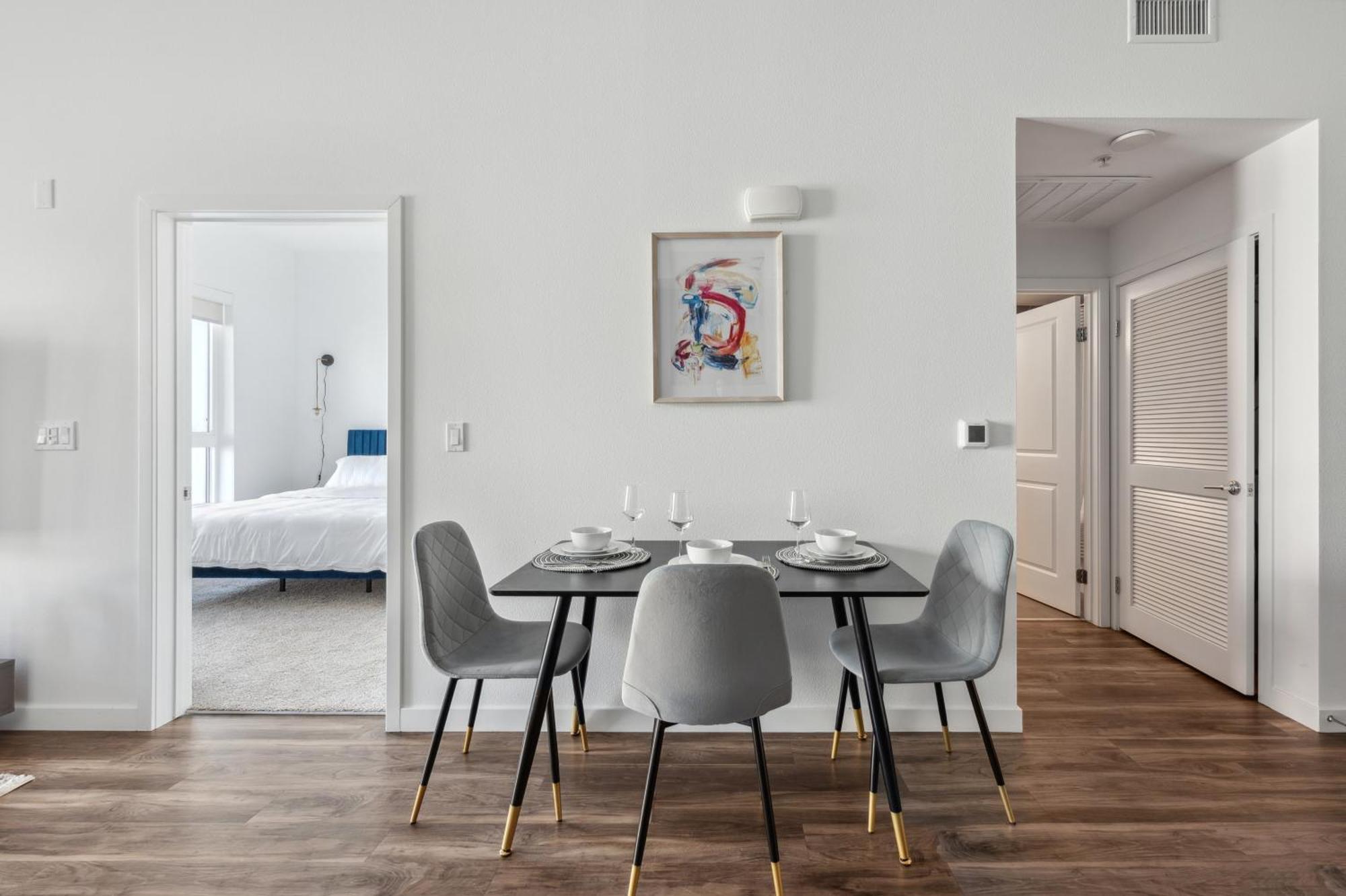 Spacious 1bdr Near Walk Of Fame With Luxury Amenities Apartment