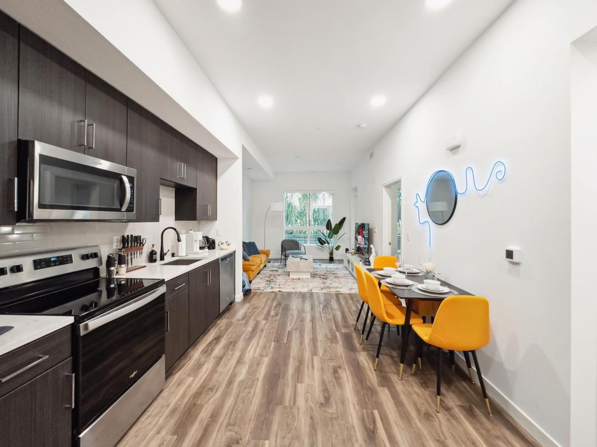 Spacious 1bdr Near Walk Of Fame With Luxury Amenities