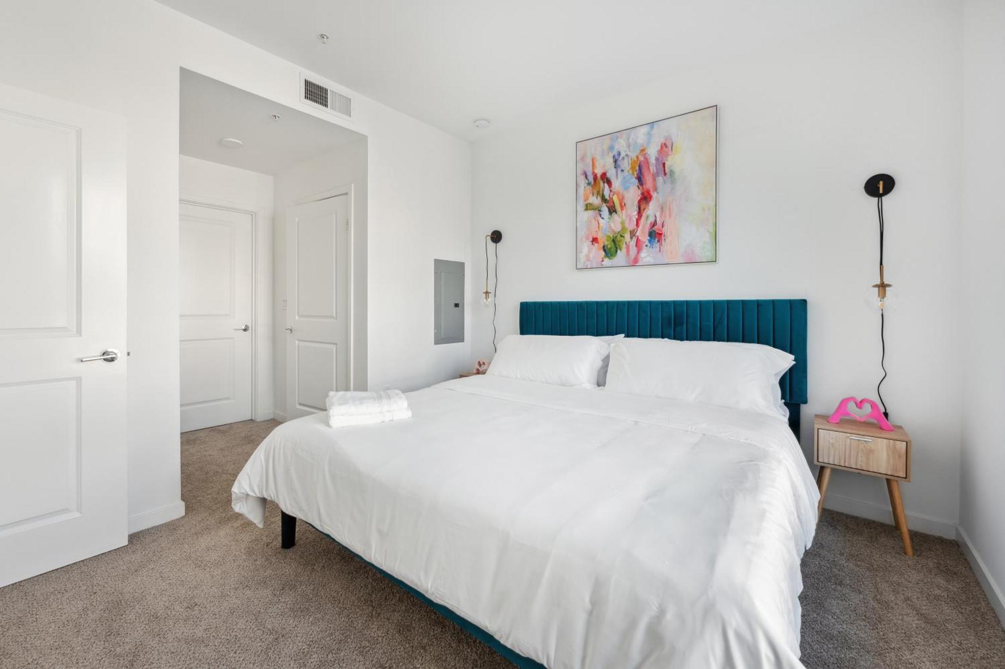 Spacious 1bdr Near Walk Of Fame With Luxury Amenities Apartment