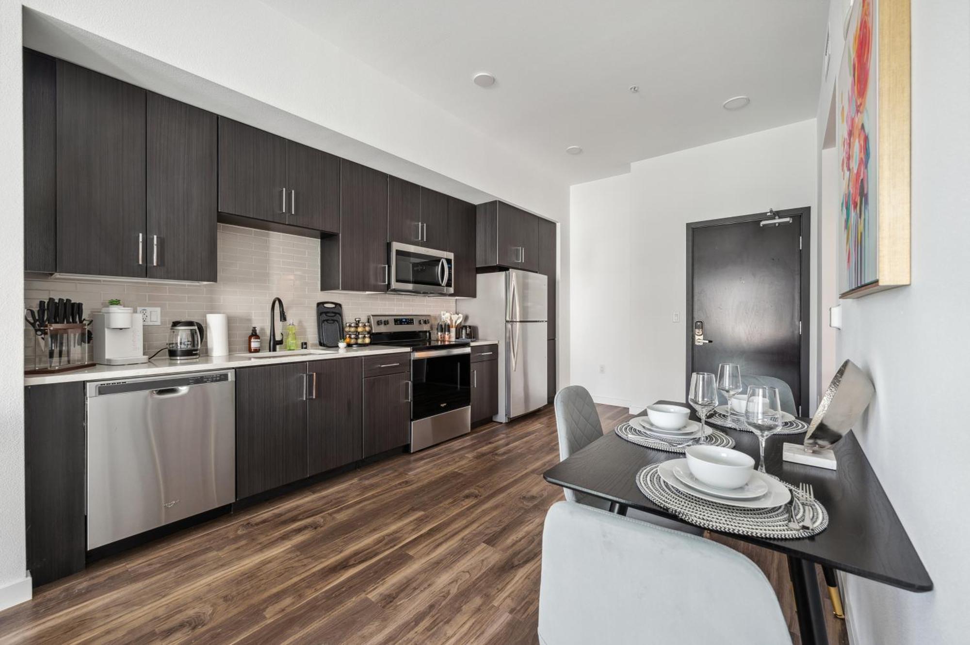 Spacious 1bdr Near Walk Of Fame With Luxury Amenities Los Angeles